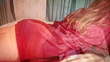 Milf ruiva esposa adora e faz boquete sensual.