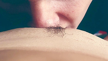 Irmã goza com a língua do cara na cam.