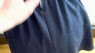 Espie sua meia-irmã e foda com ela.