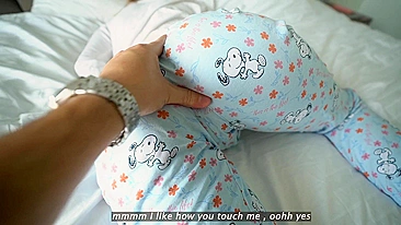 Irmã fantasia com o pau do irmão e goza enquanto ele esporra dentro. #IncestPorn #XXX