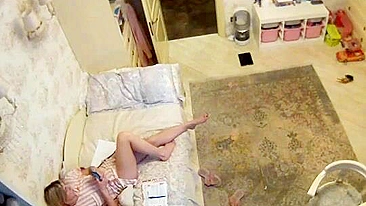 Mamãe do Reino Unido Aqui pra se Masturbar com Pernas Abertas e Buceta Molhada