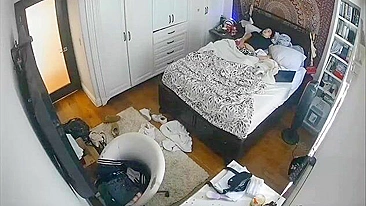 Vídeo IP de masturbação com gata safada gozando forte