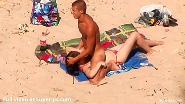 Casal nudista curte foda em câmera escondida com boquete outdoor gostoso em HD