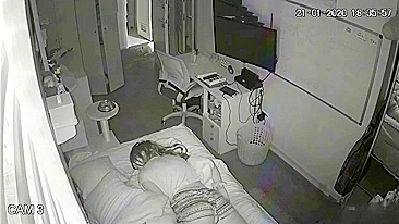 Meia-irmã teen fofa quer gozar com um cara tarado agora