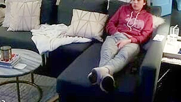 Filme pornô canadense com garota em câmera escondida se masturbando