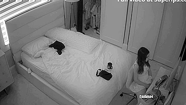 Masturbação de vadia em câmera escondida com corpo apertadinho incrível