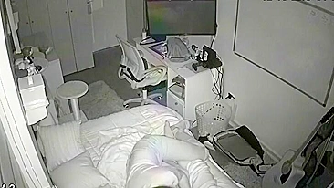 Francesa gata fode feliz em cena de família adotiva com orgasmos