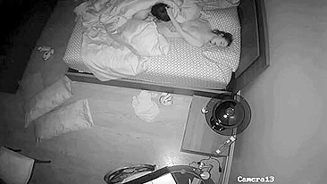 CÂMERA IP XXX Irmãzinha Gostosa é Lambida Antes de Foda Brutal em HD