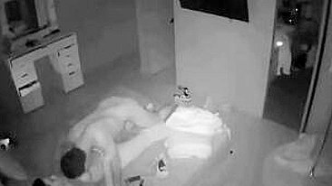 Enteada mama pau enquanto pai espia com câmera do caralho