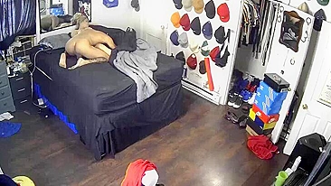 Footage de spycam com branquinha sendo blacked brutal em taboo XXX