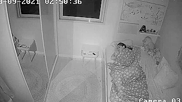 Enteada francesa exibindo corpo sexy enquanto descansa toda gostosa