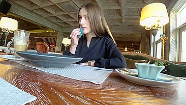 Minha Ex-Puta Chupou em Público e Foi Arrombada Depois do Jantar