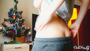 Papai Noel e Seus Duendes Batendo Punheta Vendo as Renas Vadias com Peitos e Bundas nos Chifres.