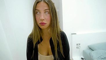 Peguei uma Vadia e Convenci Ela a Fazer um Vídeo Caseiro de Eu Fodendo o Cérebro Dela!