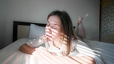 Buceta Apertada da Namorada Gozando no Cu Dela!