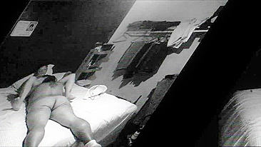 Câmera Escondida na Namorada - Lambendo Buceta até Gozar em Erótico Caseiro