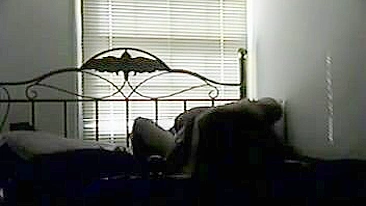 Loira Cavalgando Gozando em Câmera Escondida - Porno Caseiro Amador