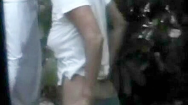 Passeio ao Ar Livre com Câmeras Escondidas - Morena Cavalgando em Público