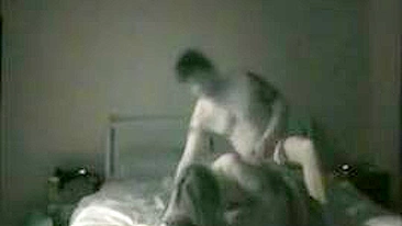 Espie Ménage Amador em Câmera Escondida com Loiras Gostosas