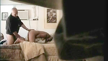 Me Espie - Pornô com Câmera Escondida de Moreninha Magrinha e Ex-Namorada