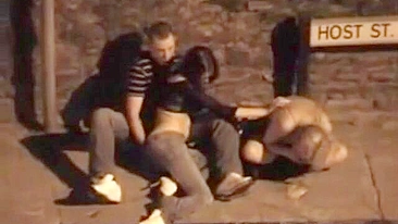 Voyeur Amador: Câmera Escondida Caseira de Novinha Dedando e Vomitando