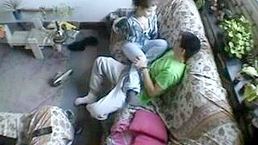 Me Espiando - Cavalgando com Gozada Dentro e Orgasmo Escondido