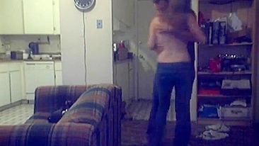 Namorada Magrinha Amadora em Foda Flagrada por Câmera Escondida