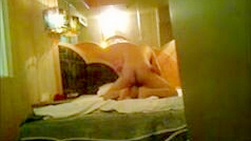 Amadoras asiáticas em câmera escondida gozando de quatro