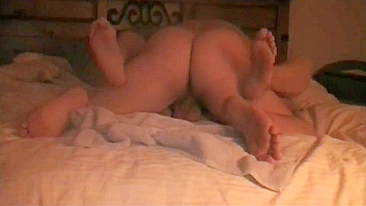 Gemidos em Missionário - Câmeras Flagram Puta Safada Fodendo Loucamente