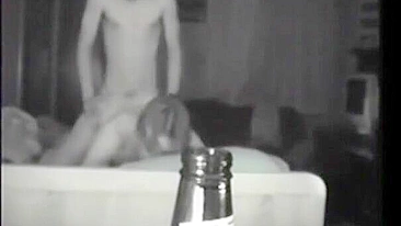 Namorada da Facul Gozando em Câmera Escondida Antes de Dormir