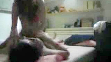 Espiando Namorada Asiática Traindo em Cavalgada Secreta com Câmera Escondida