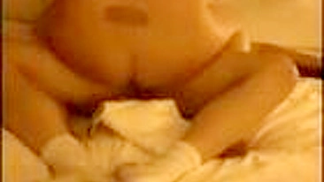 MILF Cavalgando Forte em Câmera Escondida! Porno Amador com Bunda Grande e Gozada