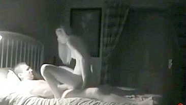 Foda Bruta Amadora em Vaqueira com Novinha Miúda na Câmera Escondida