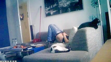 Espiando Irmãzinha se Masturbando - Diversão Amadora no Dormitório