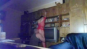 Estrela Pornô Morena Fode a Namorada com Câmera Escondida