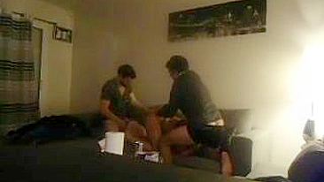 Desejos Liberados - Câmera Escondida Mostra Suruba Selvagem com Morenas Amadoras