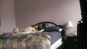 Esposa Trai o Corninho com Amante em Câmera Escondida