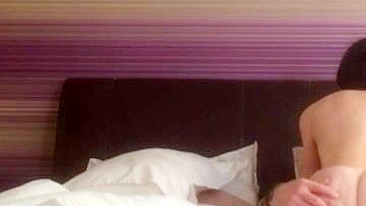 MILF Monta Pau Gostoso na Câmera Escondida! Mãe Amadora em Cowgirl Caseira