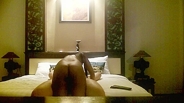 Me Espie! Asiática Amadora Cavalgando no Cu Apertado com Câmera Escondida