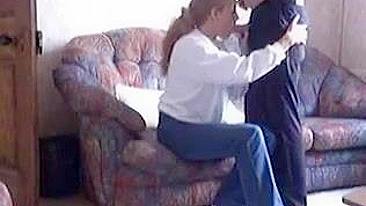 Amadora Brincando no Cu com Câmera Escondida e Consolo