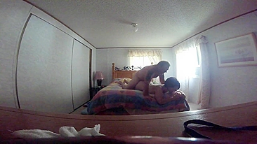 Desejos Libertos - Milf Gordinha em Sexo Amador Escondido e Engolindo Porra