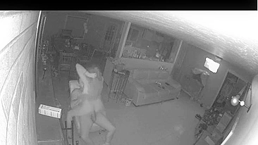 Espiando Esposa Traidora - Câmera Escondida Flagra MILF Vaqueira em Ação!