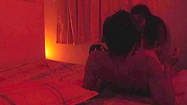 Vizinha Asiática Gozando no Rosto em Pornô Caseiro Amador na Câmera Escondida