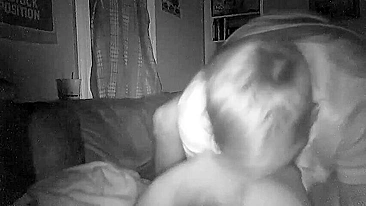 Esposa Compartilhada pela Primeira Vez Pt4 - Corno Real em Câmera Escondida na Vaquinha