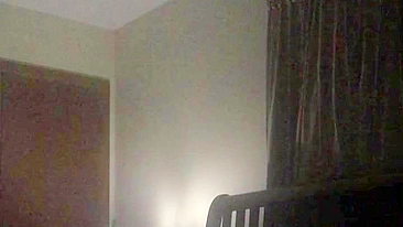 MILF em Pornô Amador Caseiro com Câmera Escondida - Metendo Forte e Gemendo