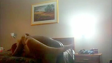 Encontro Interracial Flagrado em Câmera Escondida - BBW Amadora Fodida por Pau Preto Grande