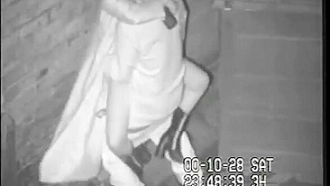 Exposta! Casal Amador Fazendo Exibicionismo Público Pego na Câmera Escondida