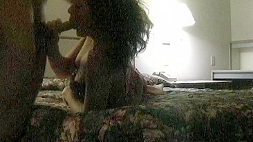 Morena Gata da Facul Chupando Pau em Câmera Escondida