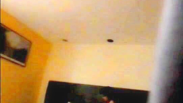 Espiando Foda Quente de Morena Amadora Cavalgando com Câmera Escondida