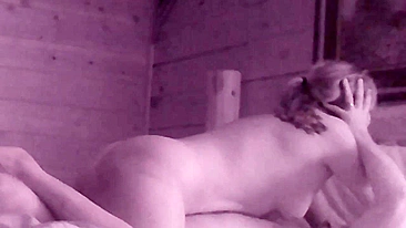 Esposa MILF em Ménage Escondido com Bundão e Orgasmos